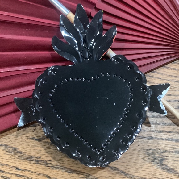 Handmade tin Milagros Mexican heart - Picture 2 of 2